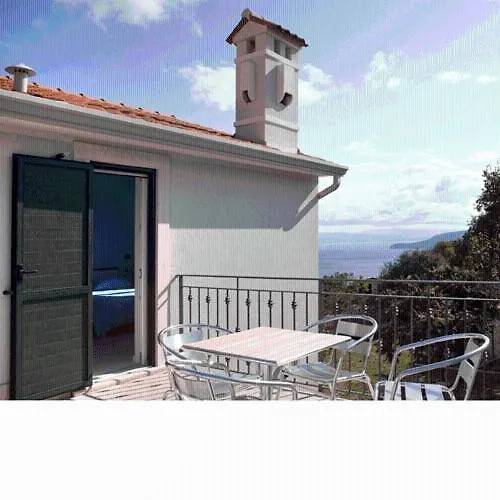 Apartments Villa Ina Brseč 0*,