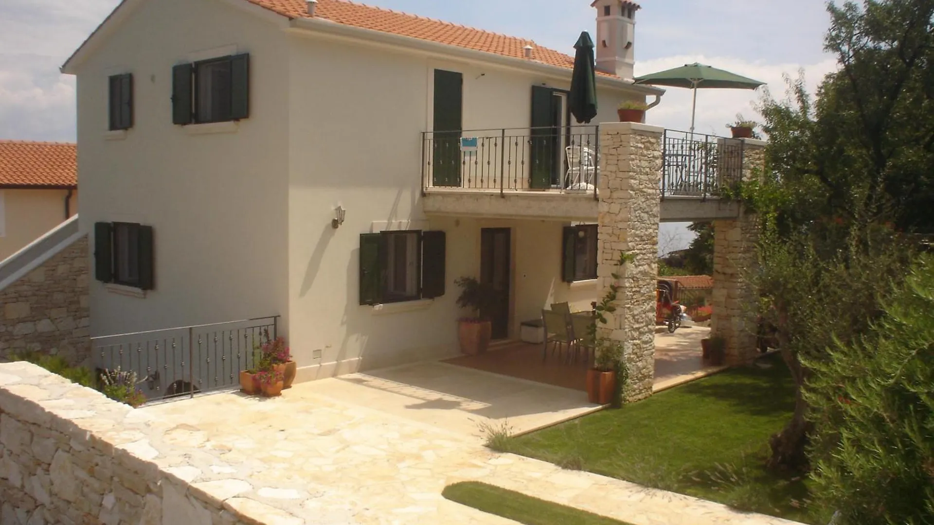 Apartments Villa Ina Brsec