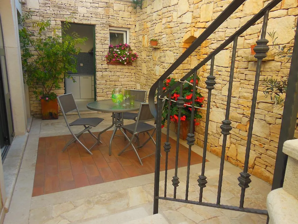 Apartments Villa Ina Brsec