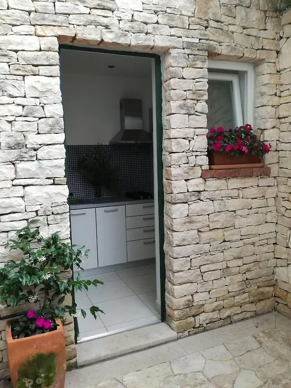 Apartments Villa Ina Brsec