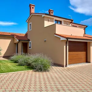 Bartona For 8 Persons With Private Swimmingpool Villa Pula